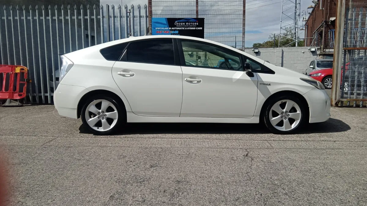Toyota Prius 2015 petrol hybrid