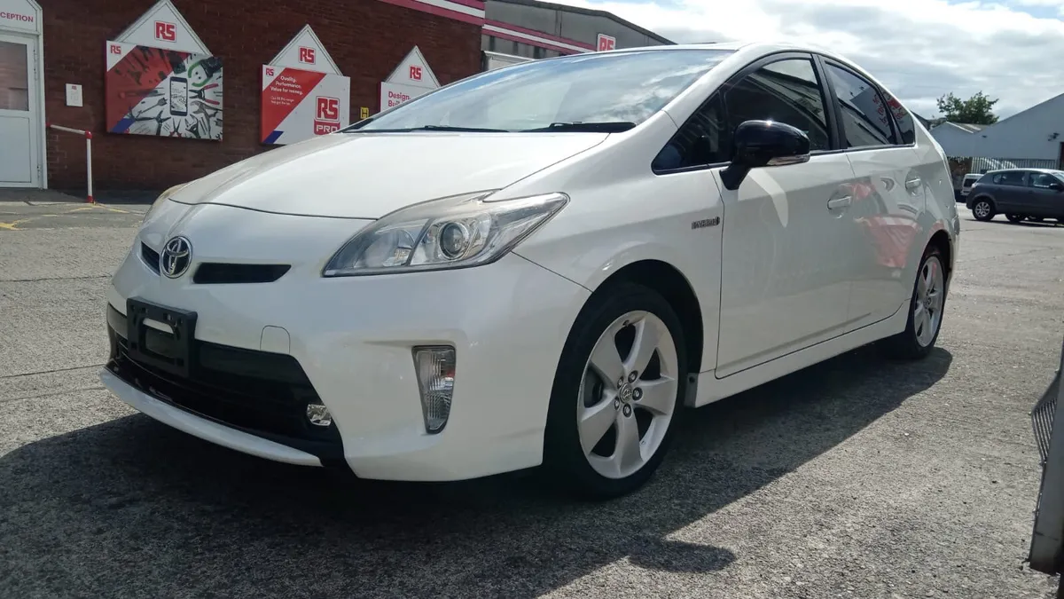 Toyota Prius 2015 petrol hybrid