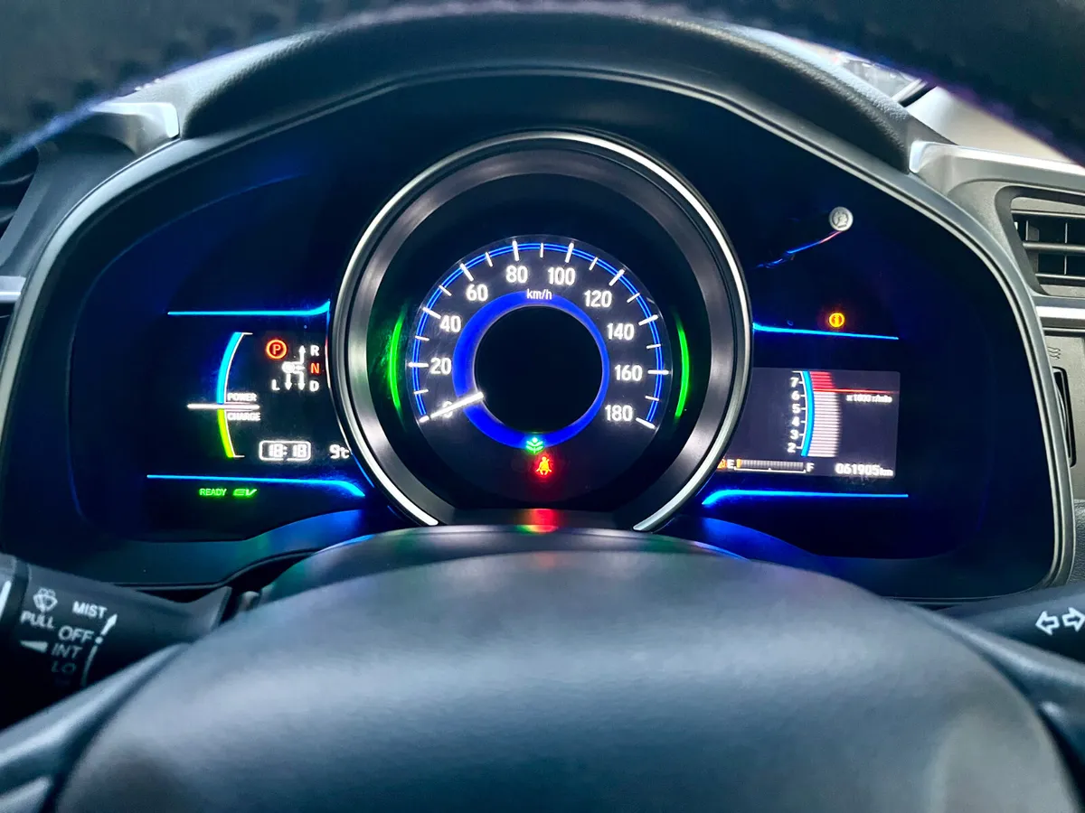 2015 Honda Fit hybrid high spec H/L