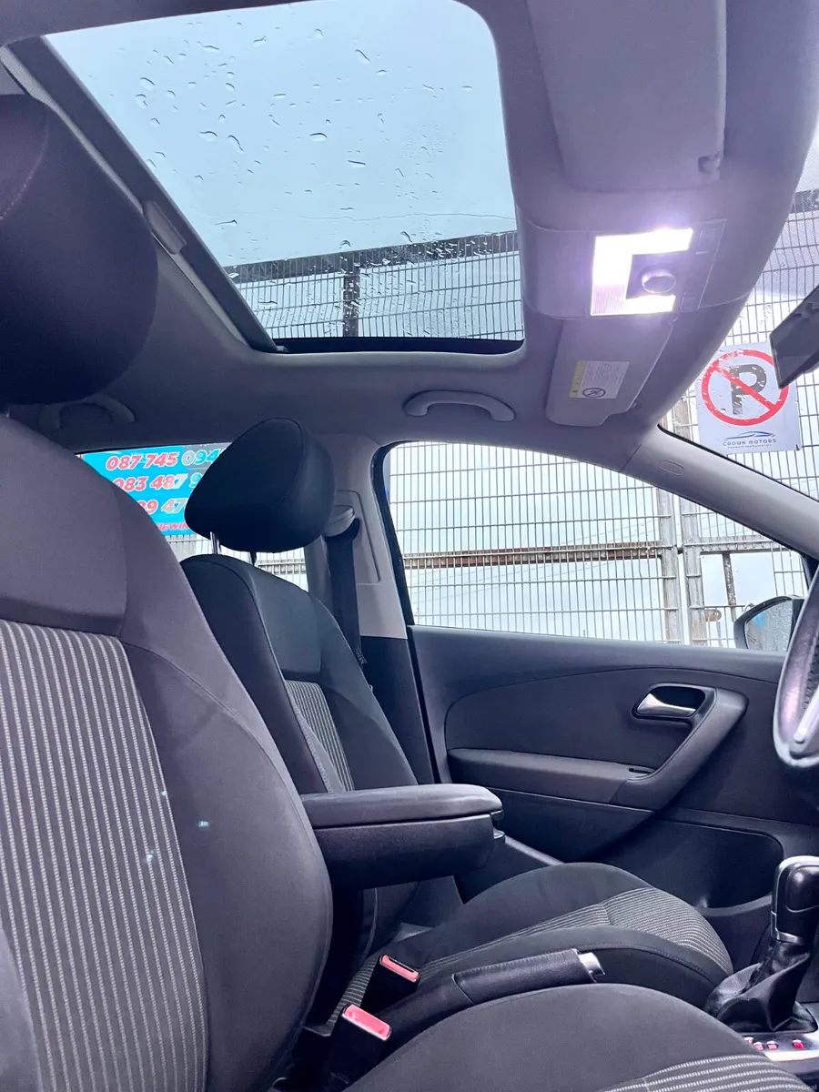 Volkswagen Polo 2012 Automatic with sunroof
