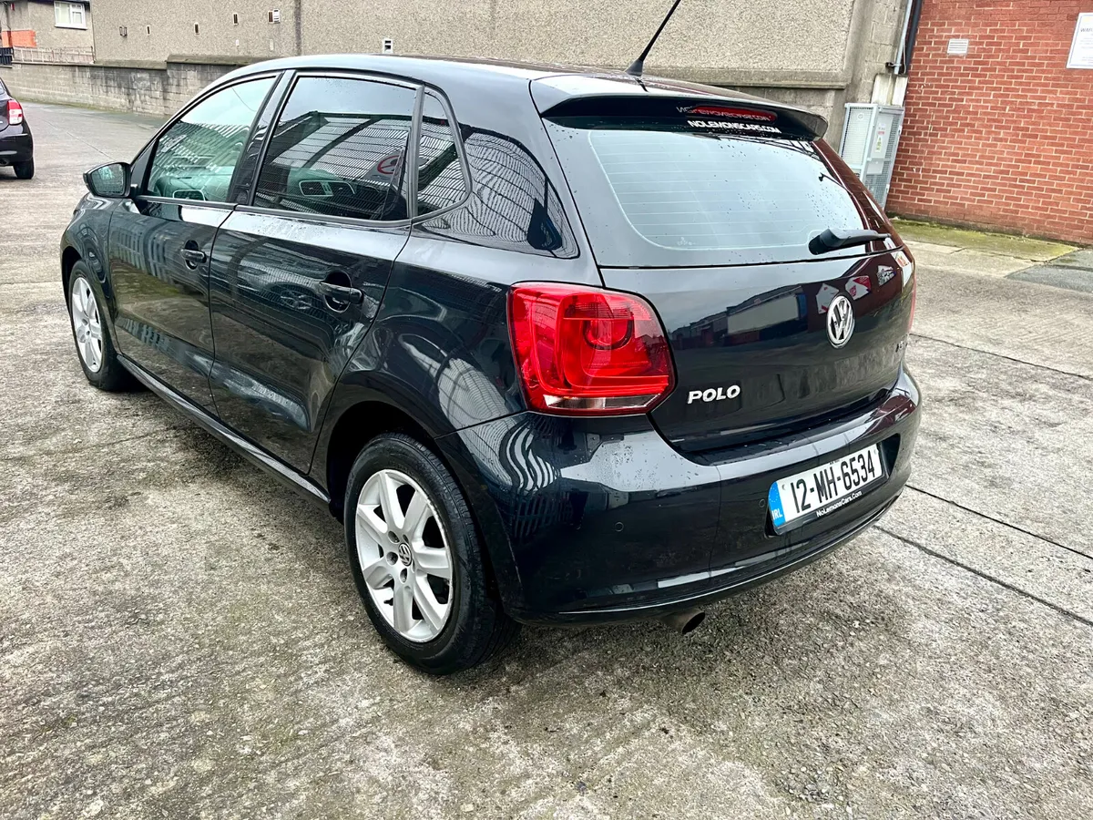 Volkswagen Polo 2012 Automatic with sunroof