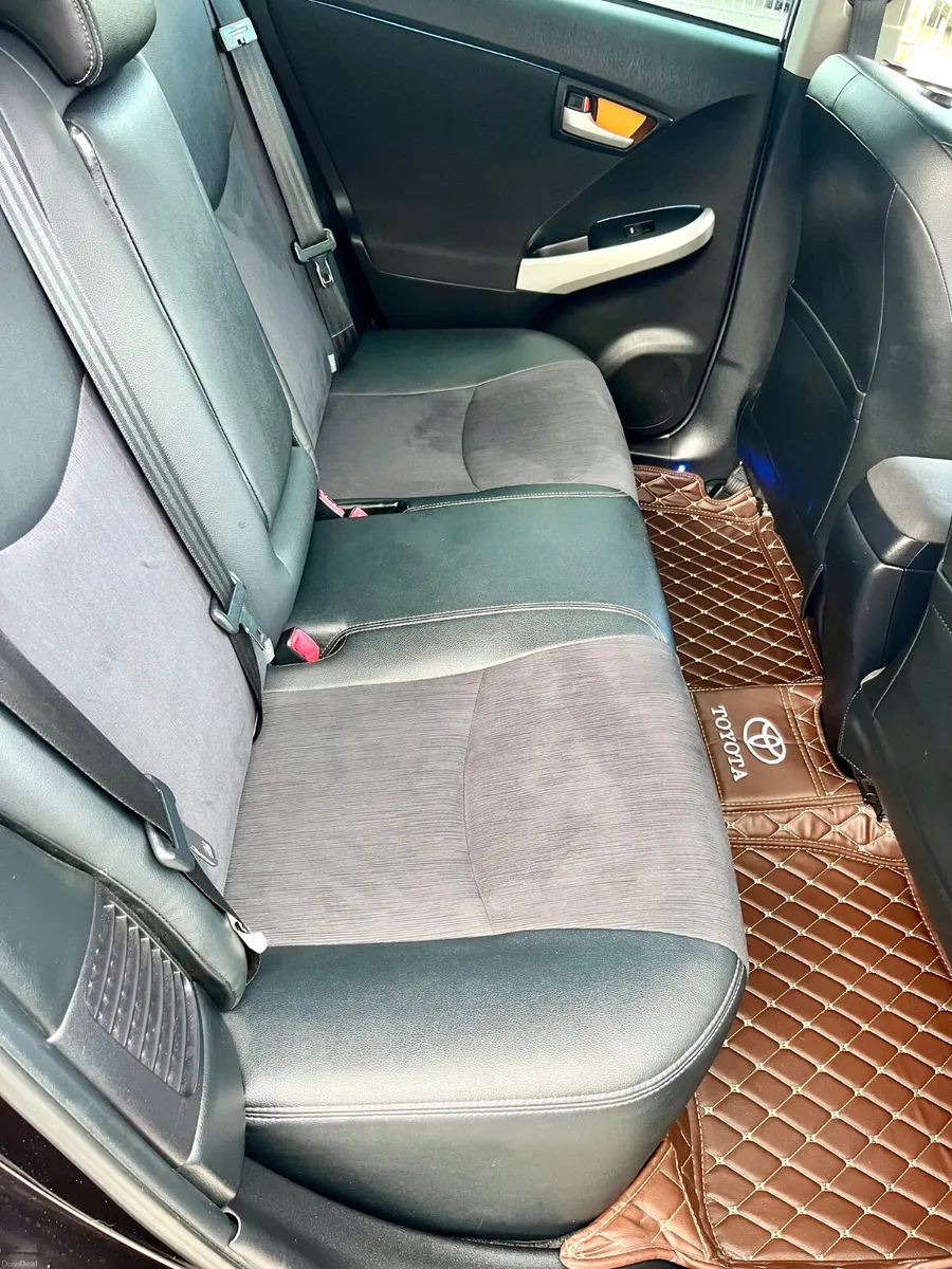 Toyota Prius 2014 leather spec