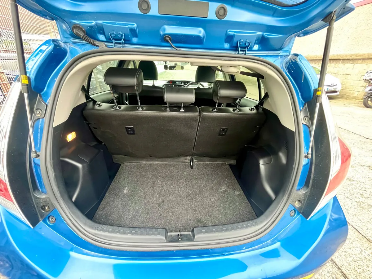 2015 Toyota Aqua hybrid Leather spec