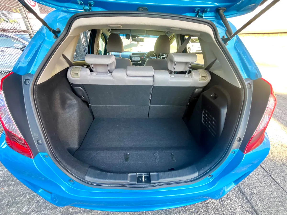 2015 Honda fit Hybrid Automatic