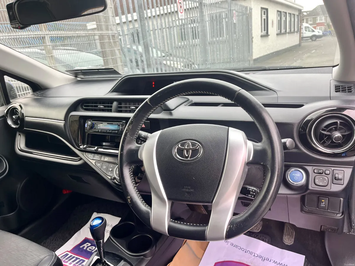 2015 Toyota Aqua hybrid Leather spec