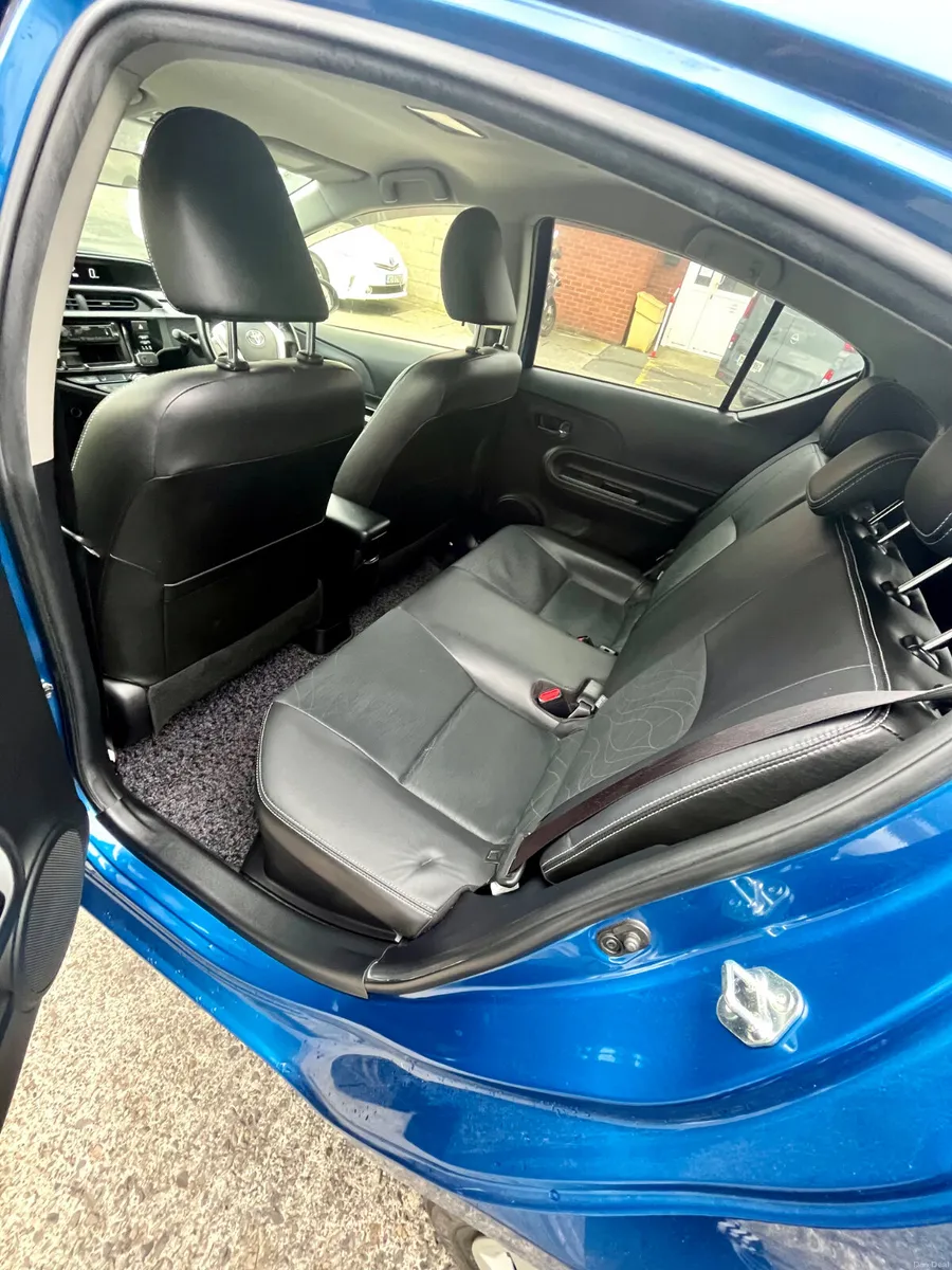 2015 Toyota Aqua hybrid Leather spec