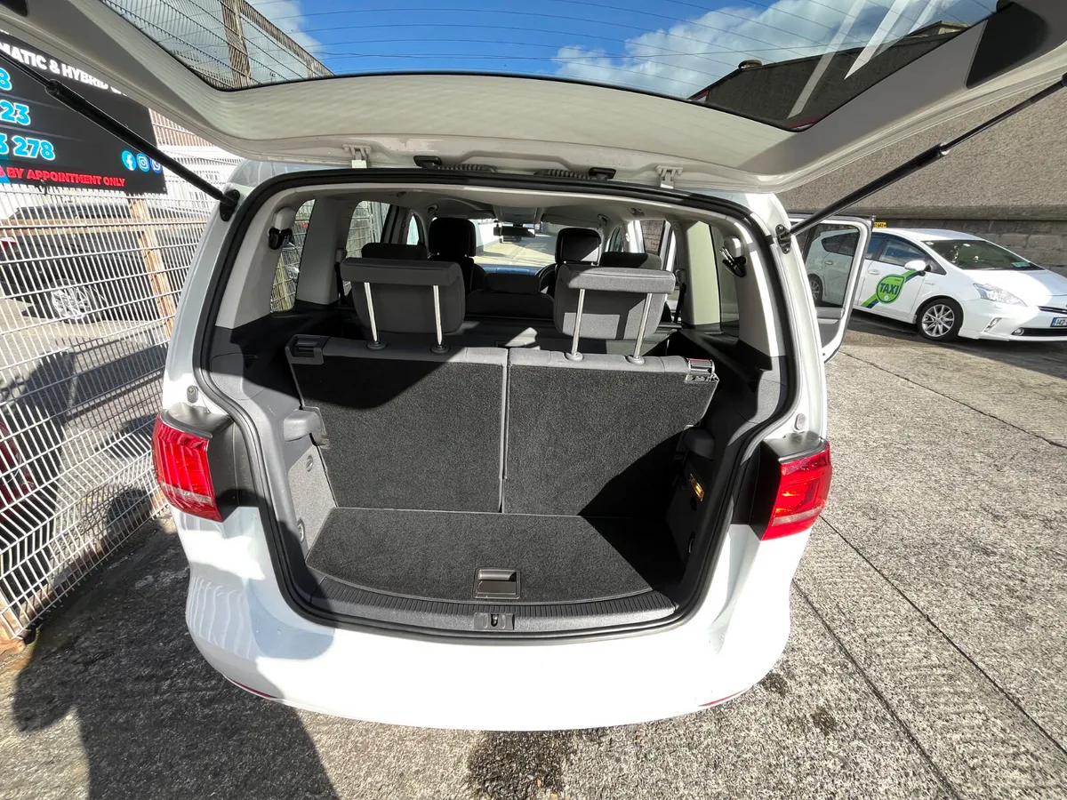 Volkswagen Touran Automatic 7 seater