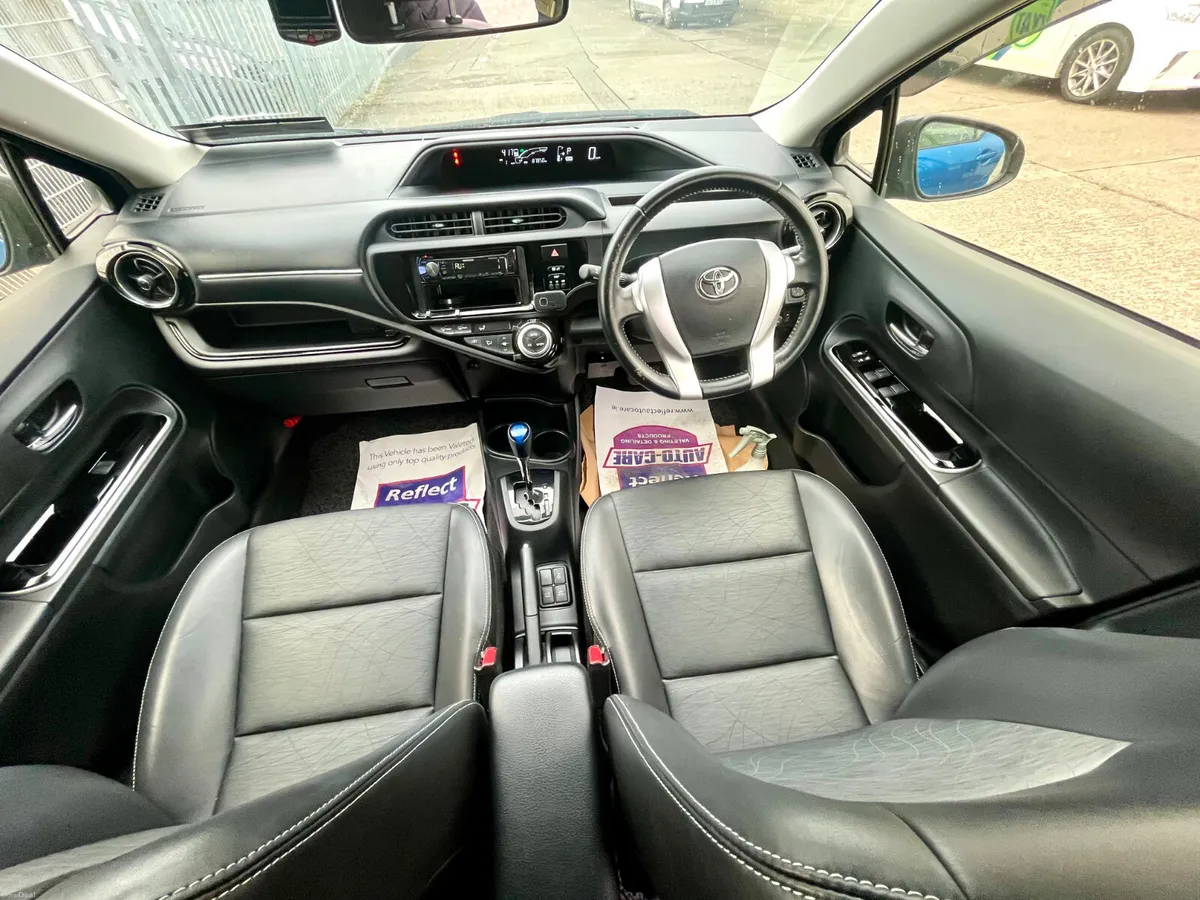 2015 Toyota Aqua hybrid Leather spec