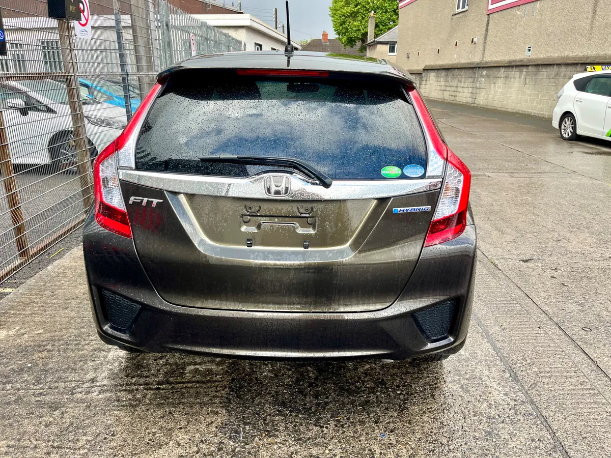 Honda fit 2015 hybrid