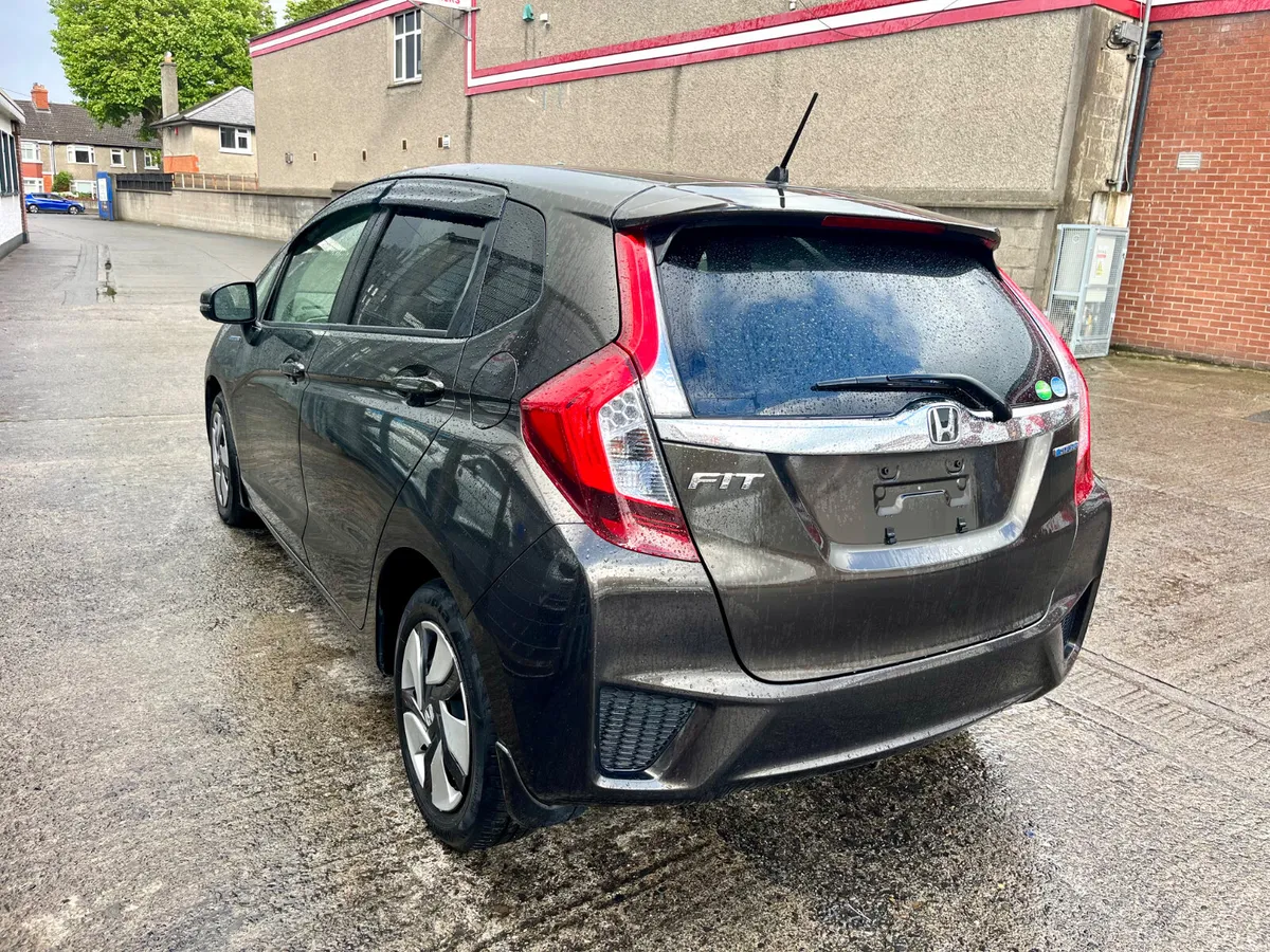 Honda fit 2015 hybrid