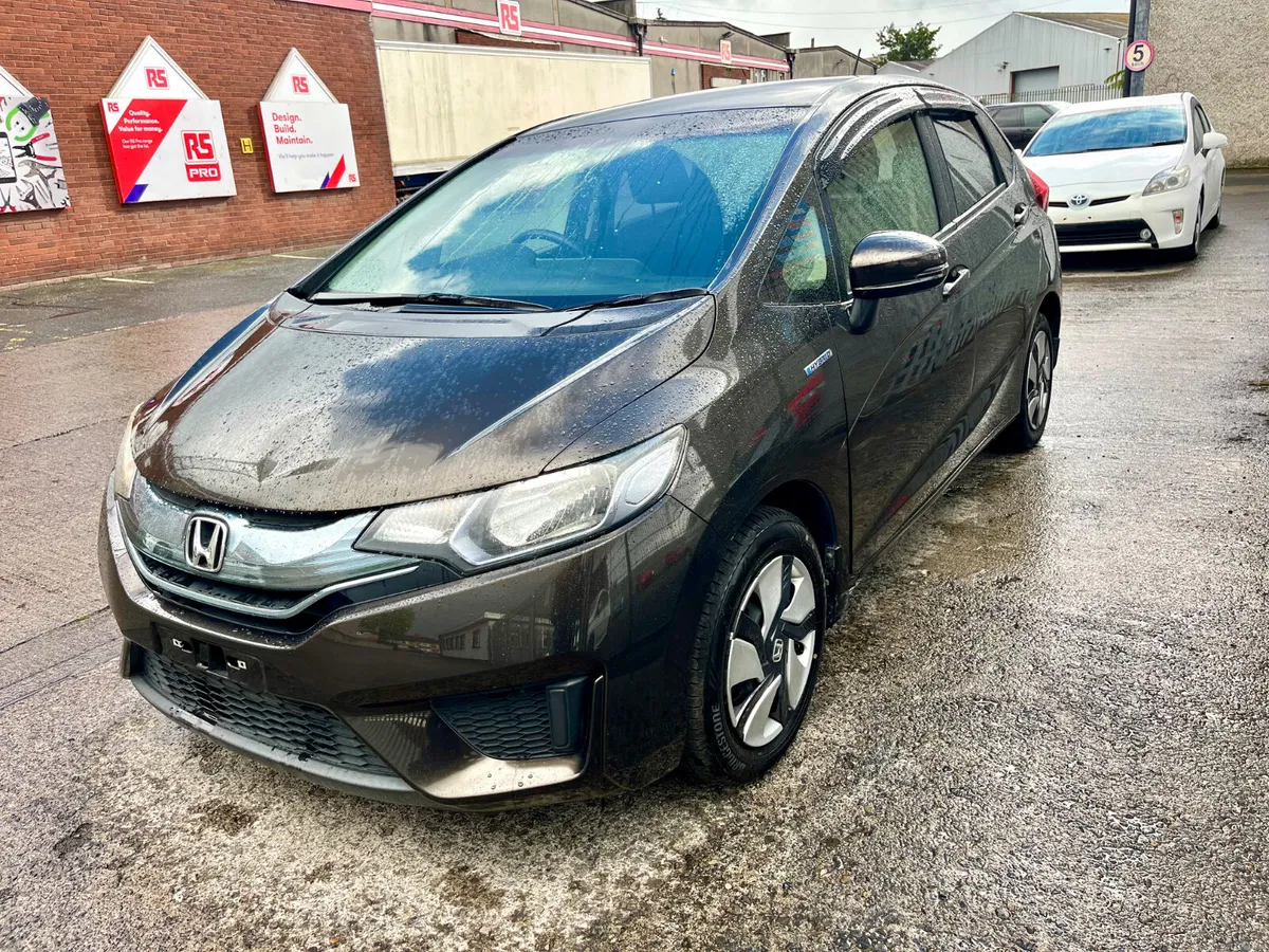 Honda fit 2015 hybrid