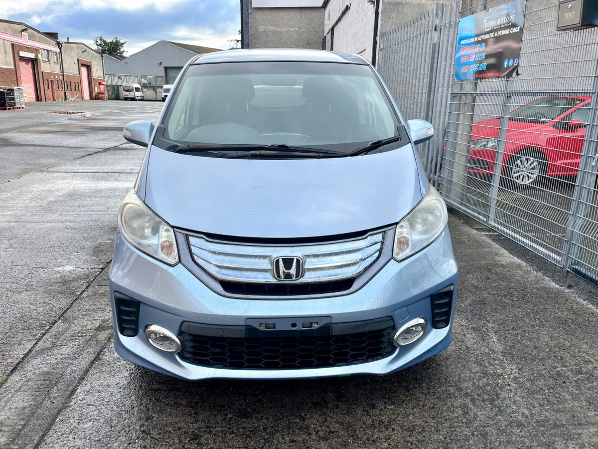 Honda freed 6 seater hybrid