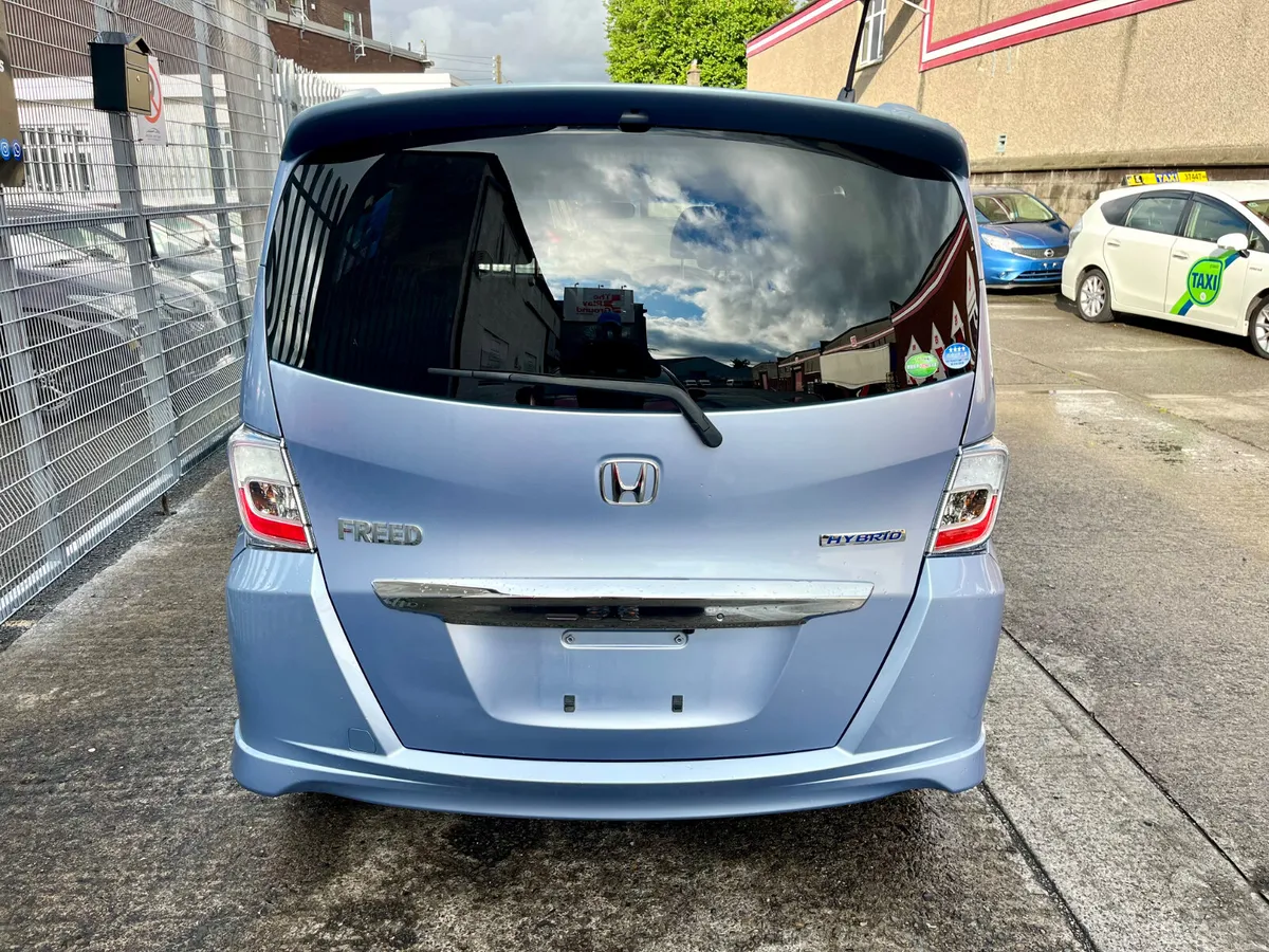 Honda freed 6 seater hybrid