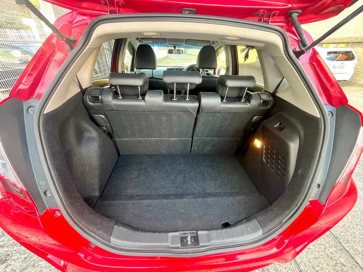 Honda fit Automatic hybrid 2014