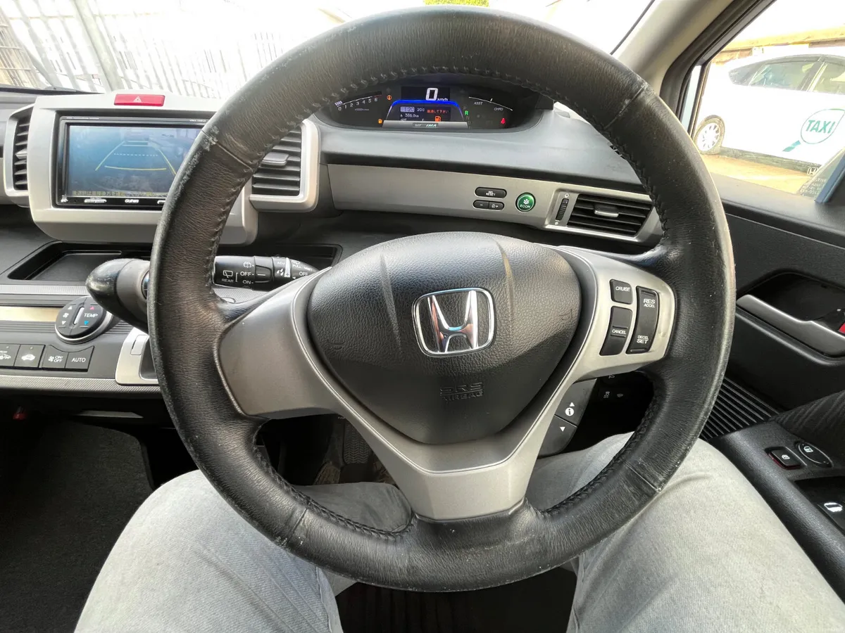 Honda freed 6 seater hybrid